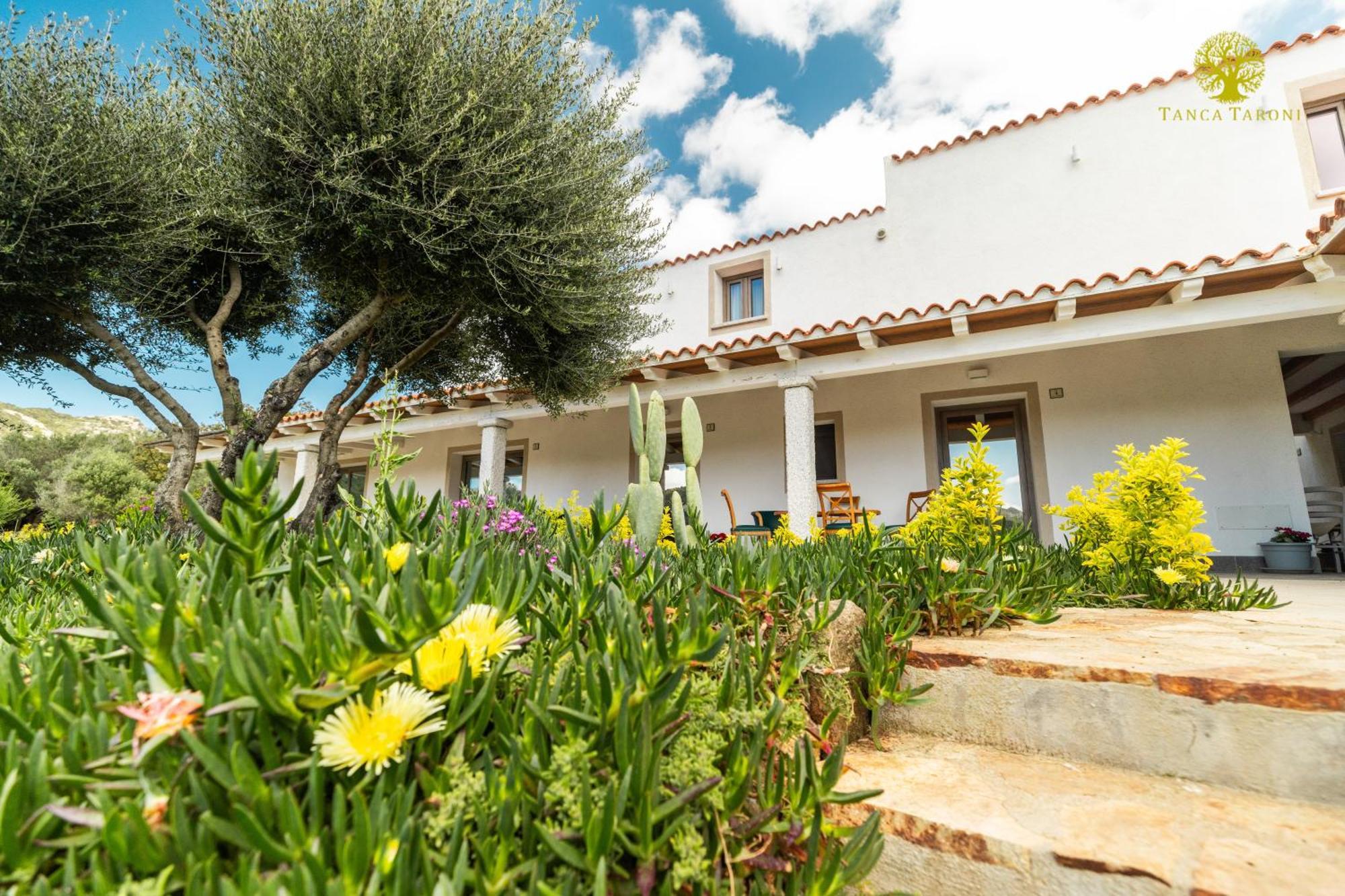 Agriturismo Bed And Breakfast Tanca Taroni Telti Екстер'єр фото